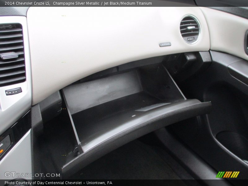 Champagne Silver Metallic / Jet Black/Medium Titanium 2014 Chevrolet Cruze LS