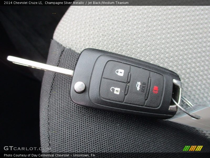 Champagne Silver Metallic / Jet Black/Medium Titanium 2014 Chevrolet Cruze LS