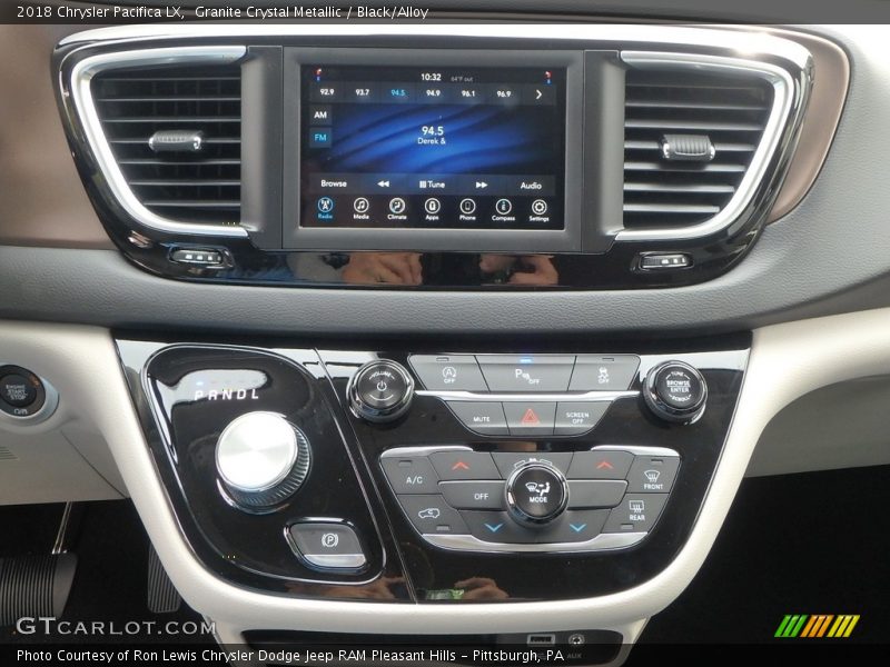 Granite Crystal Metallic / Black/Alloy 2018 Chrysler Pacifica LX