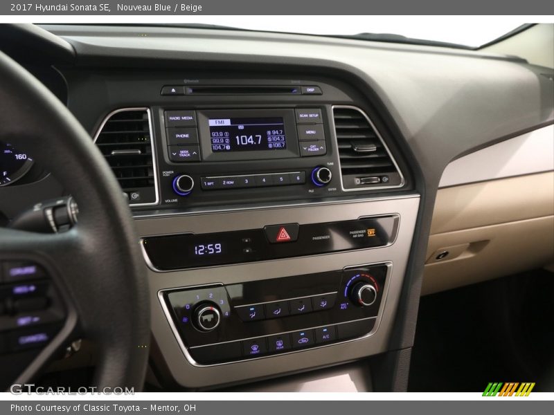 Nouveau Blue / Beige 2017 Hyundai Sonata SE