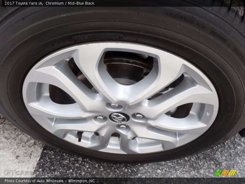 Chromium / Mid-Blue Black 2017 Toyota Yaris iA