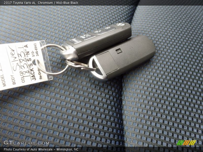 Chromium / Mid-Blue Black 2017 Toyota Yaris iA