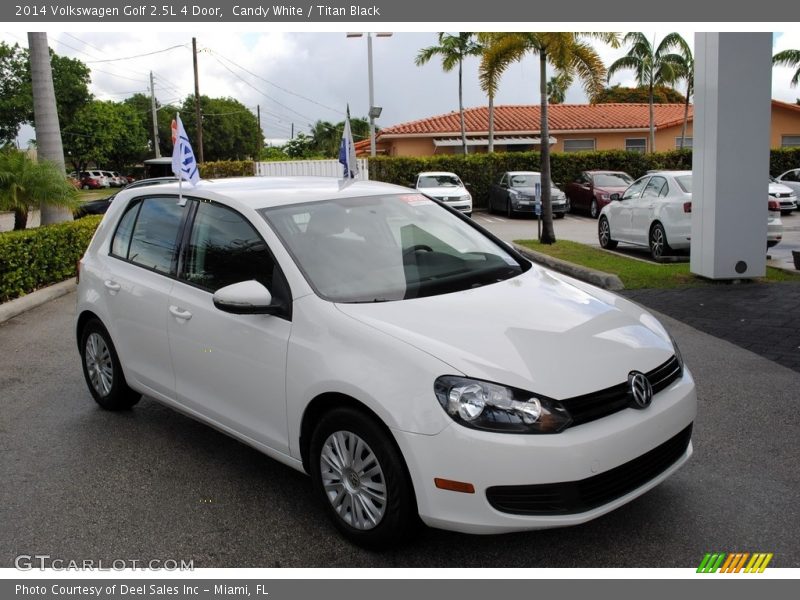 Candy White / Titan Black 2014 Volkswagen Golf 2.5L 4 Door