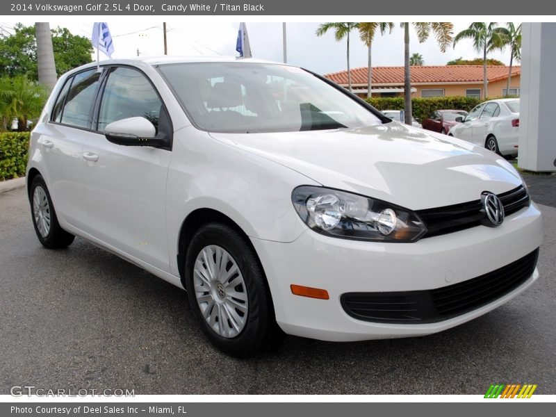 Candy White / Titan Black 2014 Volkswagen Golf 2.5L 4 Door