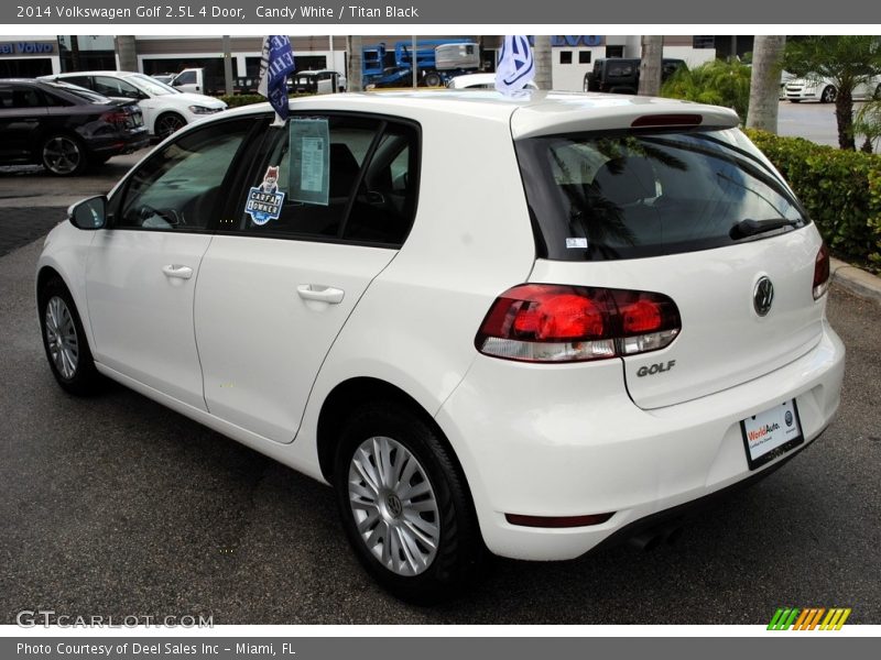 Candy White / Titan Black 2014 Volkswagen Golf 2.5L 4 Door