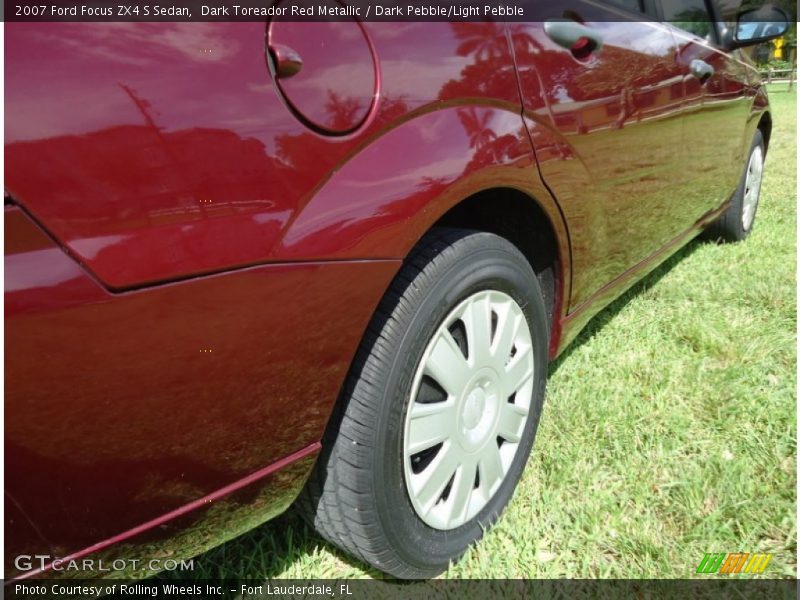 Dark Toreador Red Metallic / Dark Pebble/Light Pebble 2007 Ford Focus ZX4 S Sedan