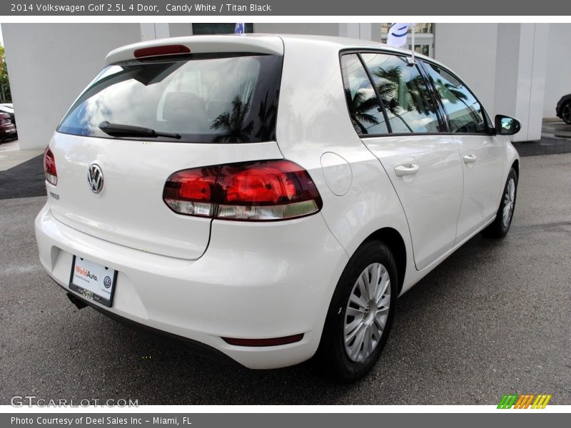 Candy White / Titan Black 2014 Volkswagen Golf 2.5L 4 Door