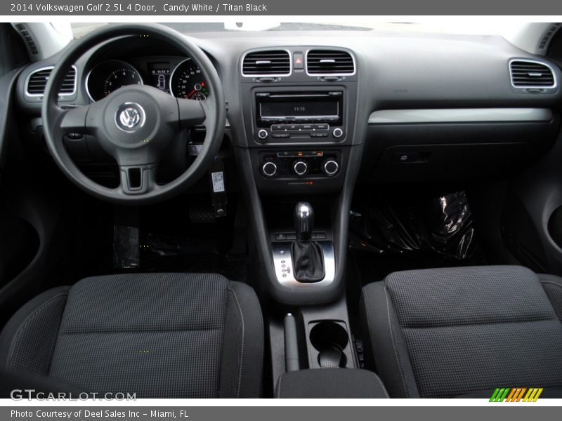 Candy White / Titan Black 2014 Volkswagen Golf 2.5L 4 Door