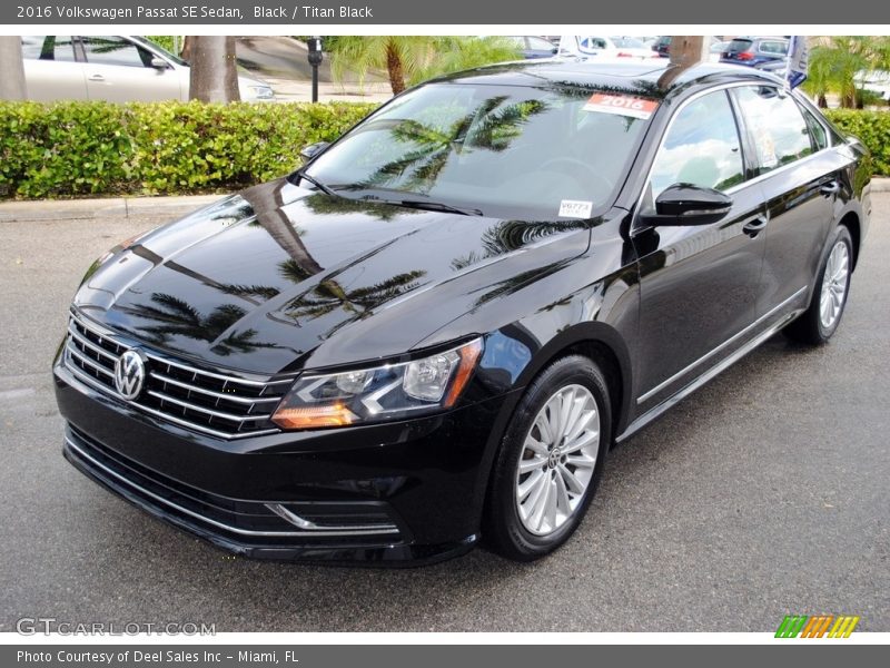 Front 3/4 View of 2016 Passat SE Sedan