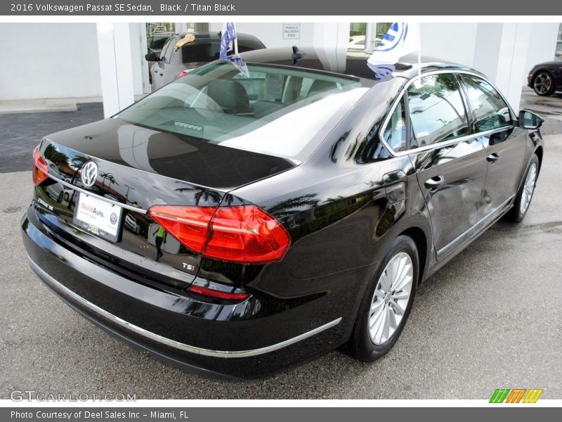 Black / Titan Black 2016 Volkswagen Passat SE Sedan