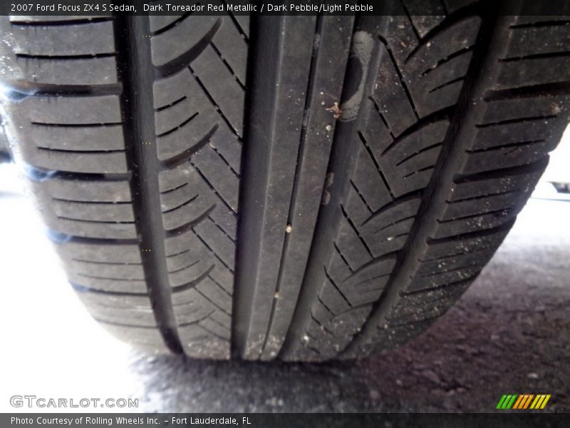 Dark Toreador Red Metallic / Dark Pebble/Light Pebble 2007 Ford Focus ZX4 S Sedan