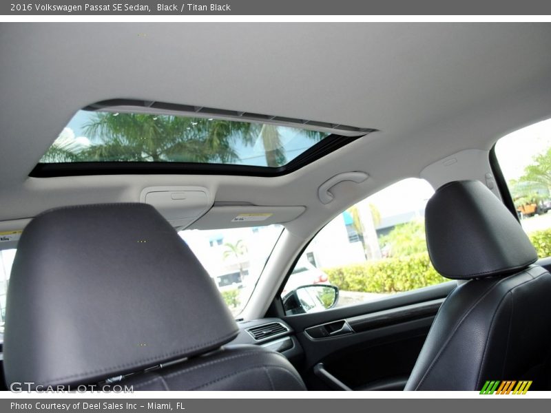 Black / Titan Black 2016 Volkswagen Passat SE Sedan