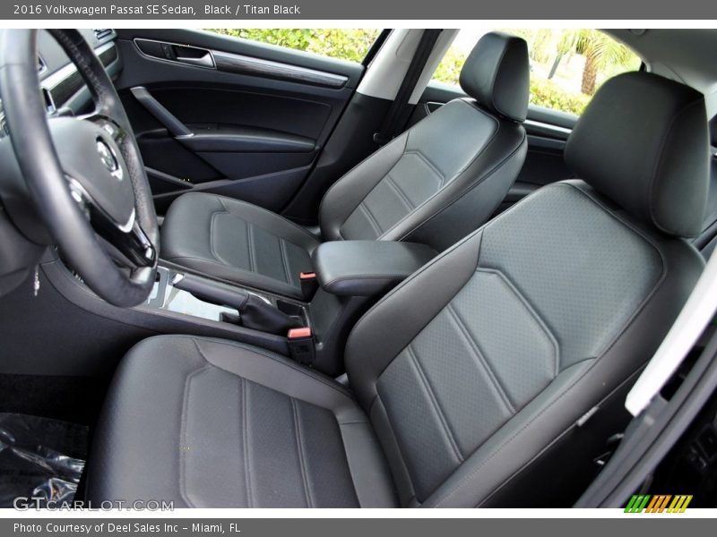 Front Seat of 2016 Passat SE Sedan
