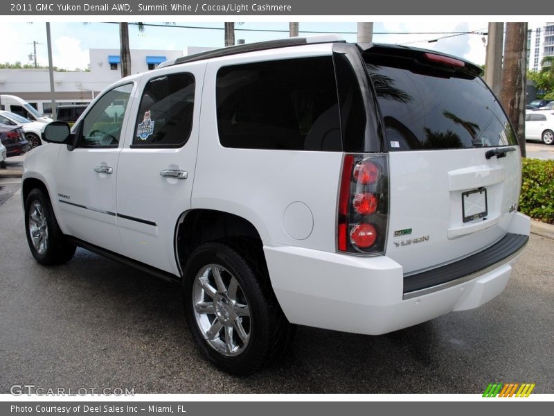 Summit White / Cocoa/Light Cashmere 2011 GMC Yukon Denali AWD