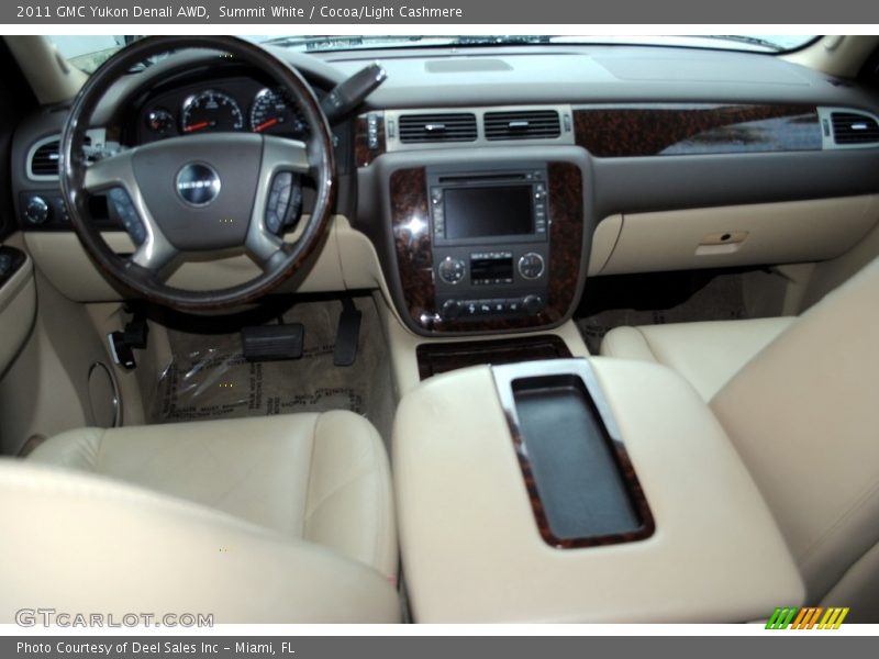 Summit White / Cocoa/Light Cashmere 2011 GMC Yukon Denali AWD