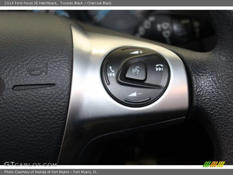 Tuxedo Black / Charcoal Black 2014 Ford Focus SE Hatchback