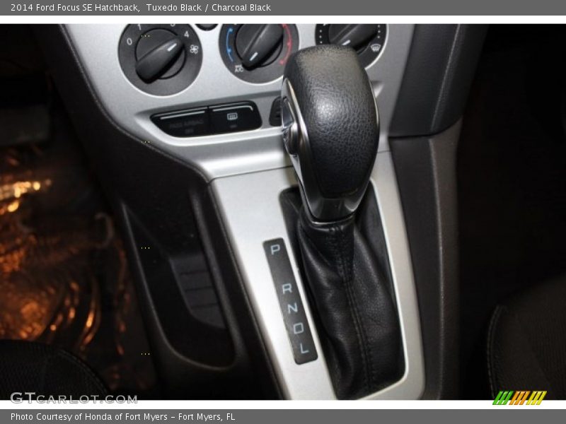 Tuxedo Black / Charcoal Black 2014 Ford Focus SE Hatchback