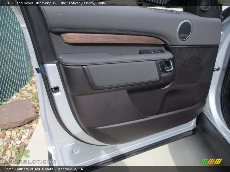 Indus Silver / Ebony/Ebony 2017 Land Rover Discovery HSE
