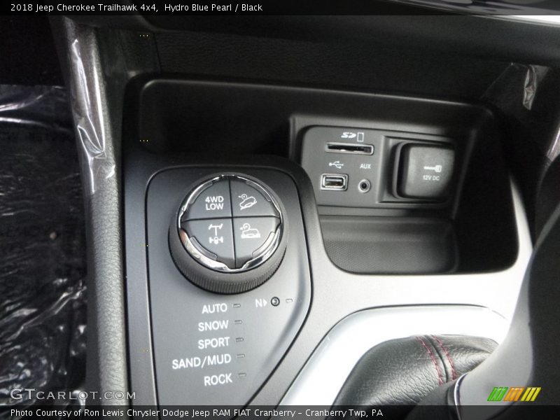 Hydro Blue Pearl / Black 2018 Jeep Cherokee Trailhawk 4x4