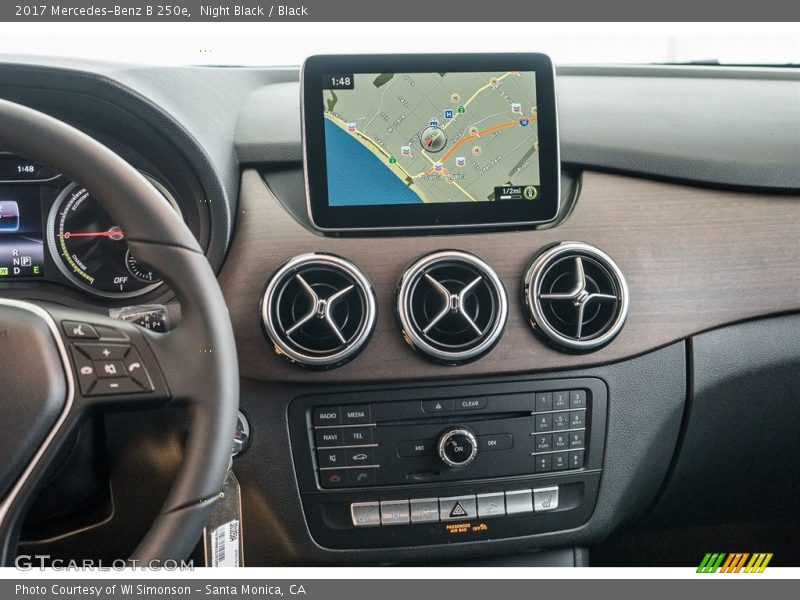 Night Black / Black 2017 Mercedes-Benz B 250e