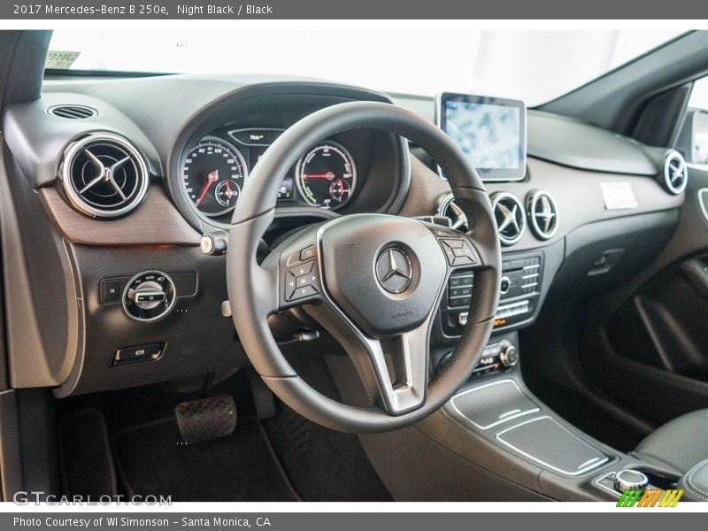 Night Black / Black 2017 Mercedes-Benz B 250e