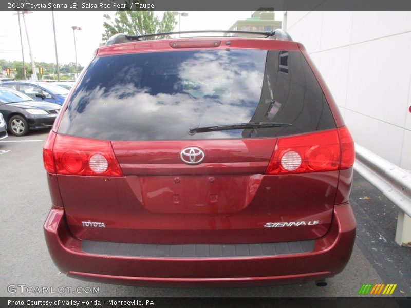 Salsa Red Pearl / Taupe 2010 Toyota Sienna LE