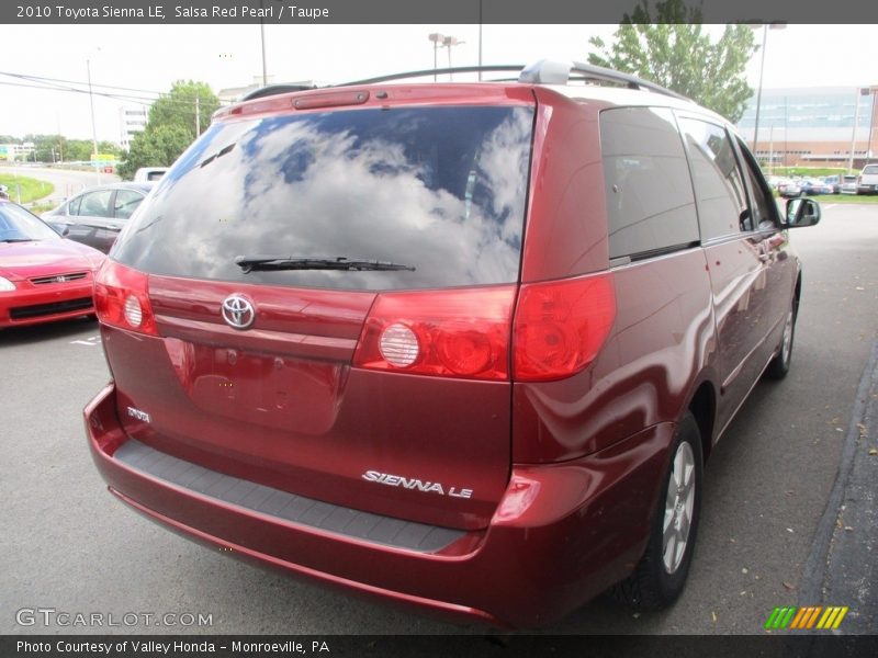 Salsa Red Pearl / Taupe 2010 Toyota Sienna LE