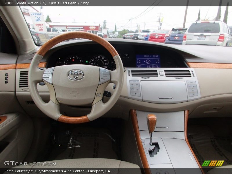 Cassis Red Pearl / Ivory 2006 Toyota Avalon XLS