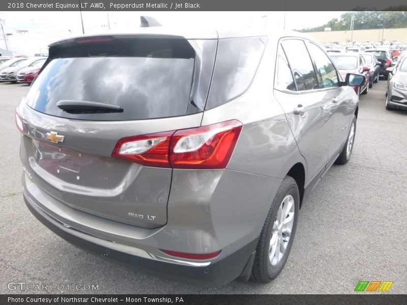 Pepperdust Metallic / Jet Black 2018 Chevrolet Equinox LT AWD