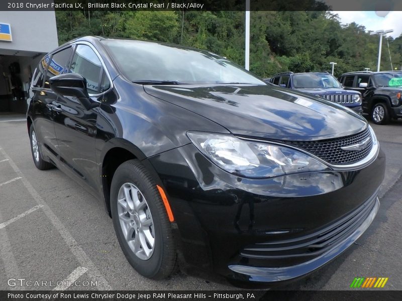 Front 3/4 View of 2018 Pacifica LX