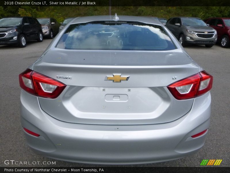 Silver Ice Metallic / Jet Black 2018 Chevrolet Cruze LT