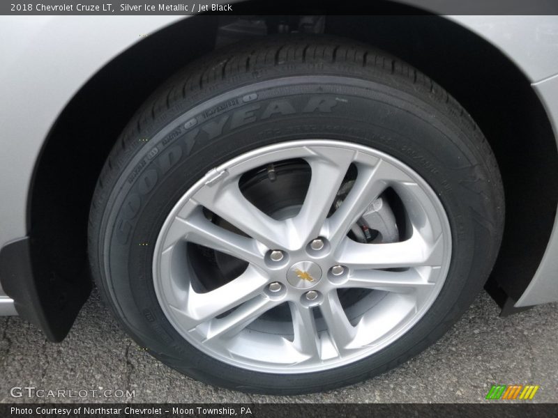 Silver Ice Metallic / Jet Black 2018 Chevrolet Cruze LT