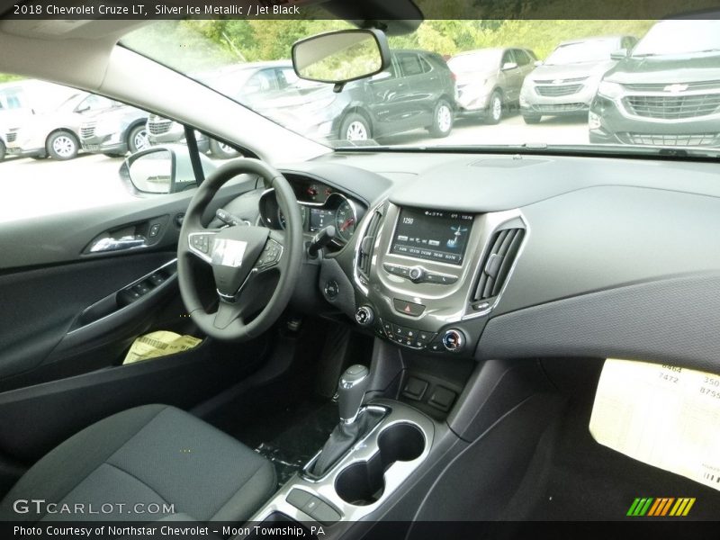 Silver Ice Metallic / Jet Black 2018 Chevrolet Cruze LT
