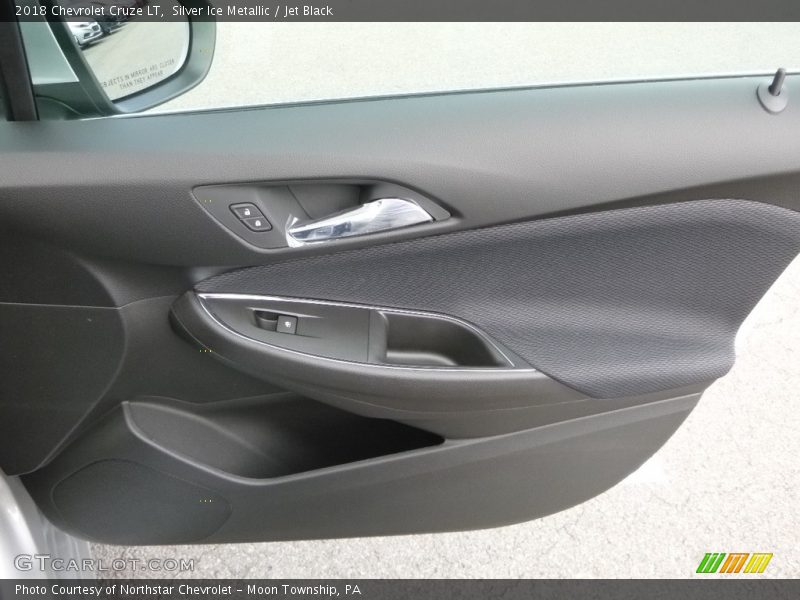 Silver Ice Metallic / Jet Black 2018 Chevrolet Cruze LT