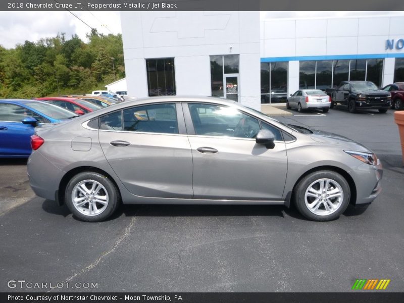 Pepperdust Metallic / Jet Black 2018 Chevrolet Cruze LT