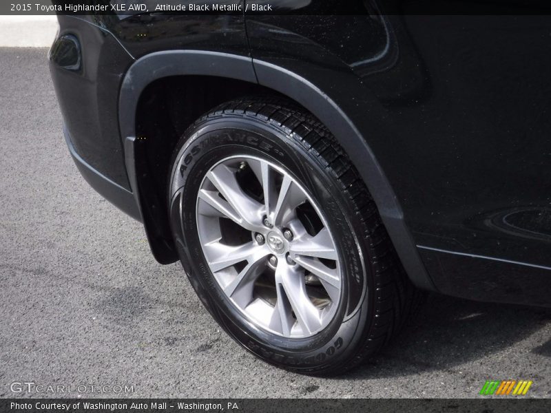 Attitude Black Metallic / Black 2015 Toyota Highlander XLE AWD