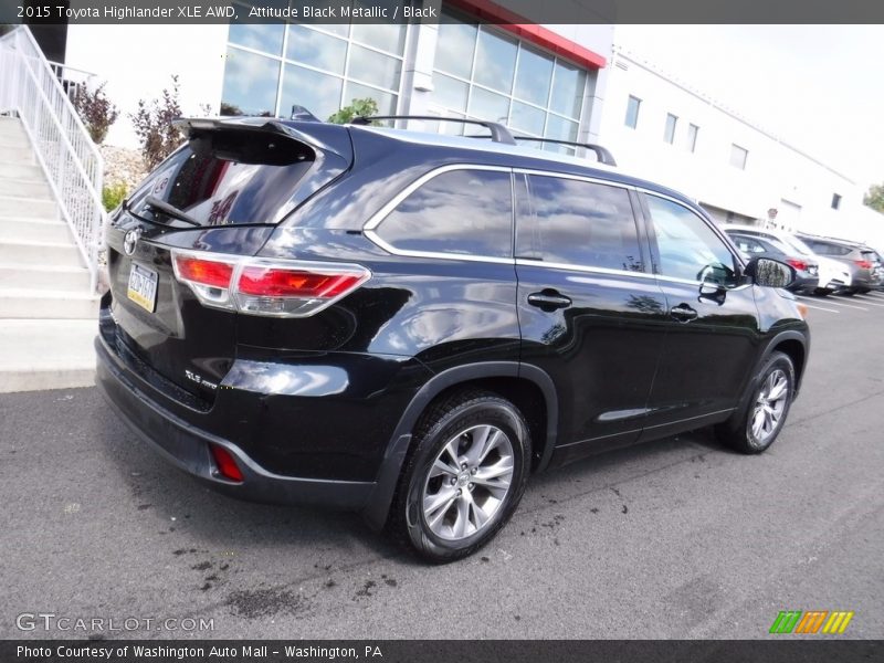 Attitude Black Metallic / Black 2015 Toyota Highlander XLE AWD