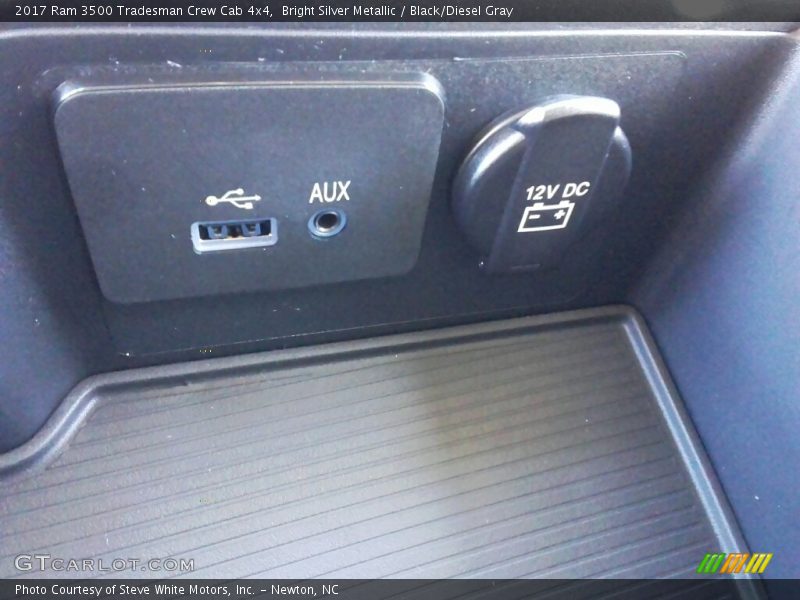 Bright Silver Metallic / Black/Diesel Gray 2017 Ram 3500 Tradesman Crew Cab 4x4