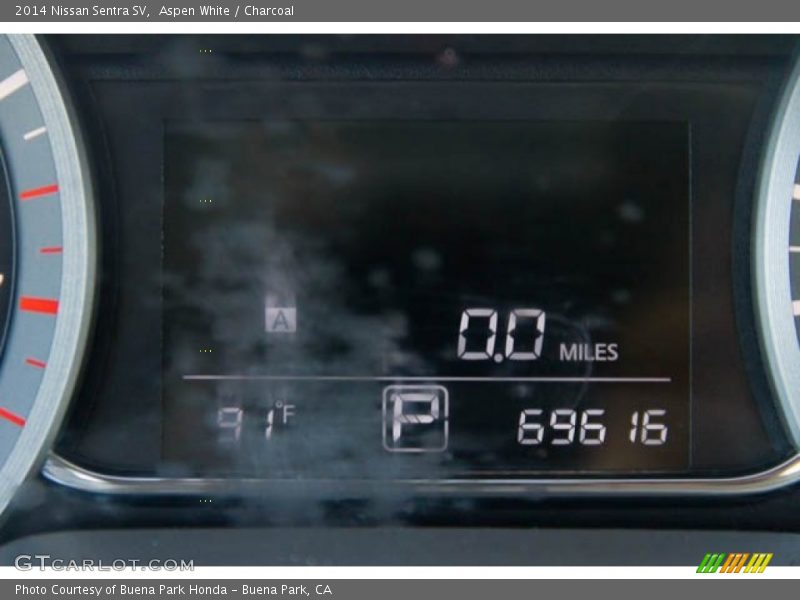 Aspen White / Charcoal 2014 Nissan Sentra SV