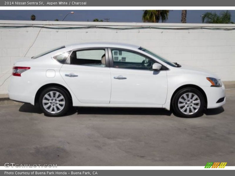 Aspen White / Charcoal 2014 Nissan Sentra SV