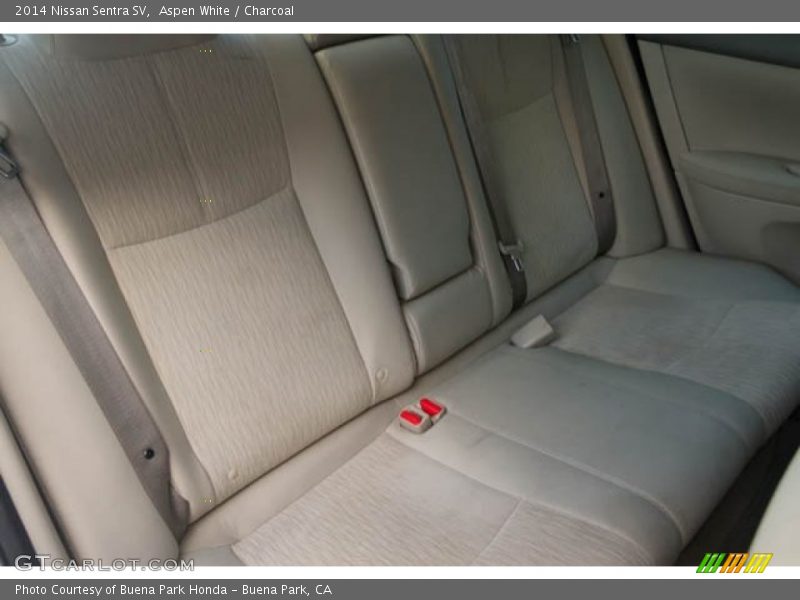 Aspen White / Charcoal 2014 Nissan Sentra SV