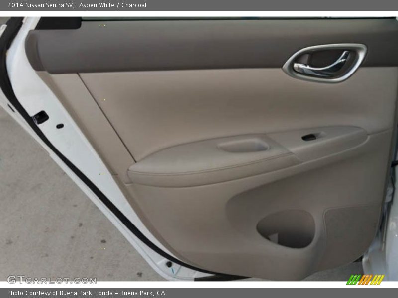 Aspen White / Charcoal 2014 Nissan Sentra SV