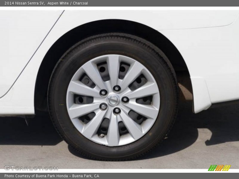 Aspen White / Charcoal 2014 Nissan Sentra SV