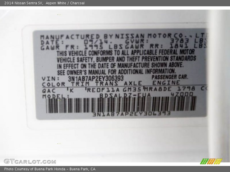Aspen White / Charcoal 2014 Nissan Sentra SV