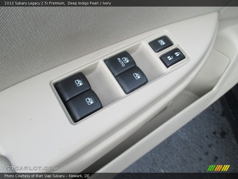 Deep Indigo Pearl / Ivory 2013 Subaru Legacy 2.5i Premium