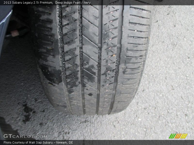 Deep Indigo Pearl / Ivory 2013 Subaru Legacy 2.5i Premium