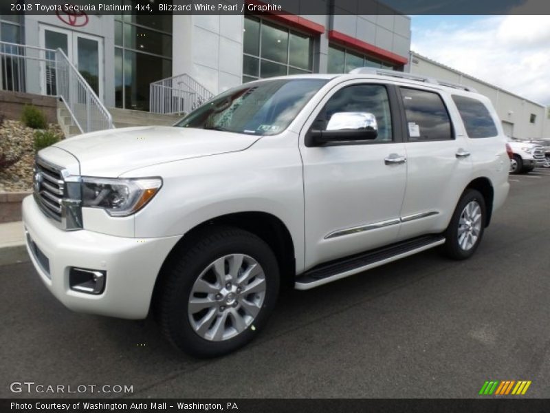 Front 3/4 View of 2018 Sequoia Platinum 4x4