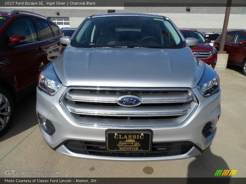 Ingot Silver / Charcoal Black 2017 Ford Escape SE