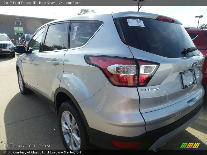 Ingot Silver / Charcoal Black 2017 Ford Escape SE