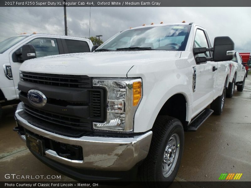 Oxford White / Medium Earth Gray 2017 Ford F250 Super Duty XL Regular Cab 4x4